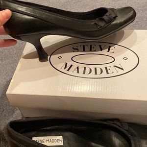 Steve Madden black heels with box
